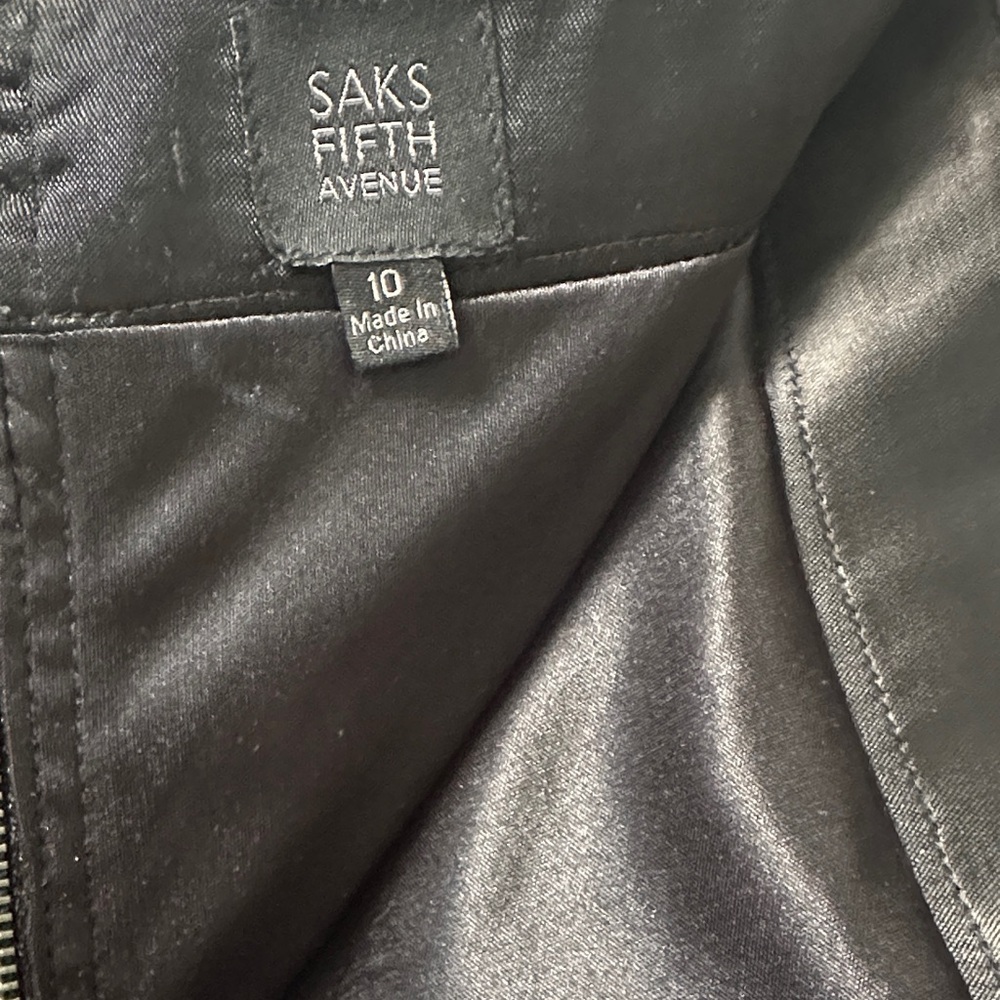 Saks Fifth Avenue Elegant Black Pencil Skirt - Picture 2 of 6
